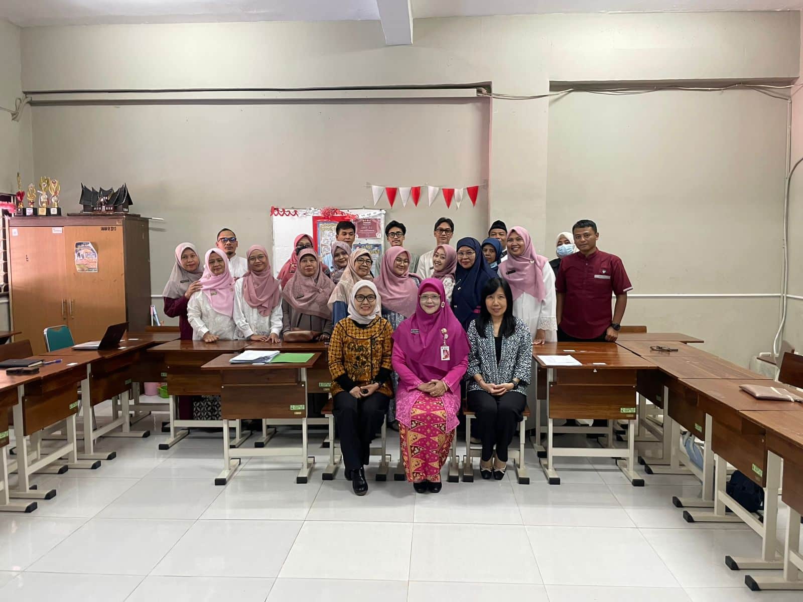 Kanaka Foundation, SMAN 61 Jakarta, and SMAN 71 Jakarta official photogroup #sman71jakarta